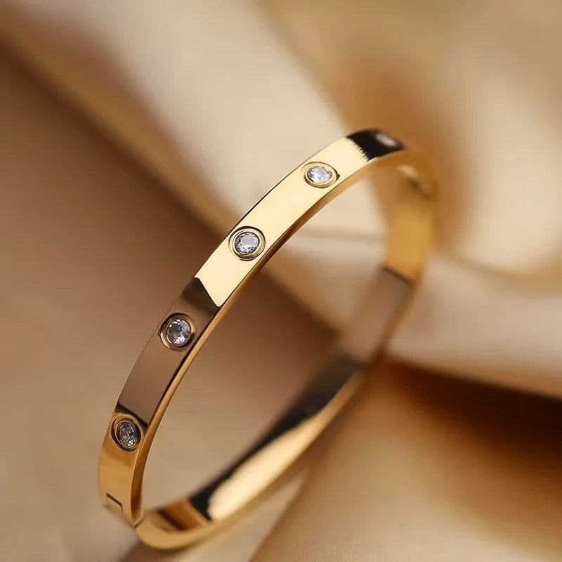 Bracelete Dez Cristais Titânio Banhado a Ouro 18k